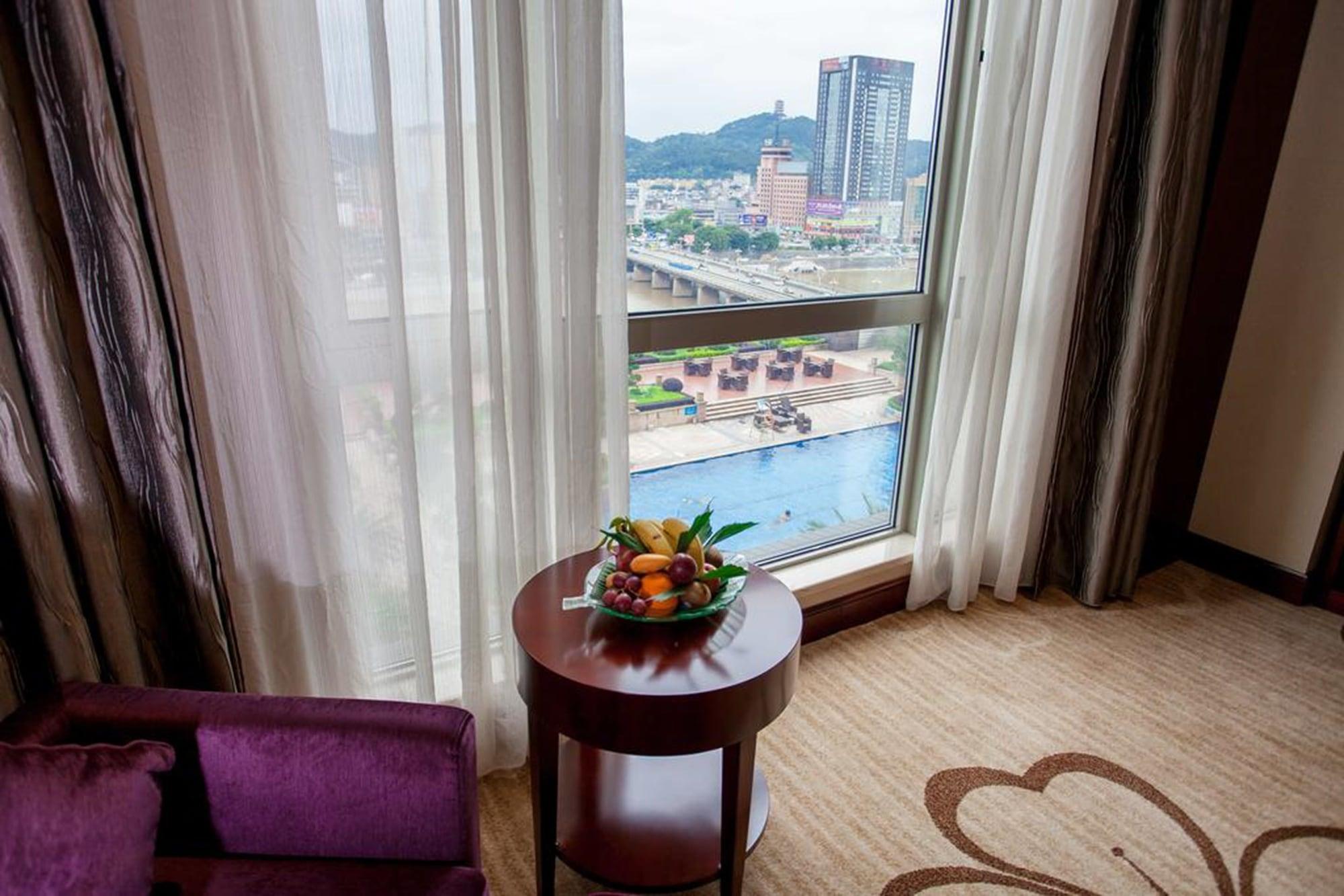 Ramada Plaza Shaoguan City Centre Eksteriør billede